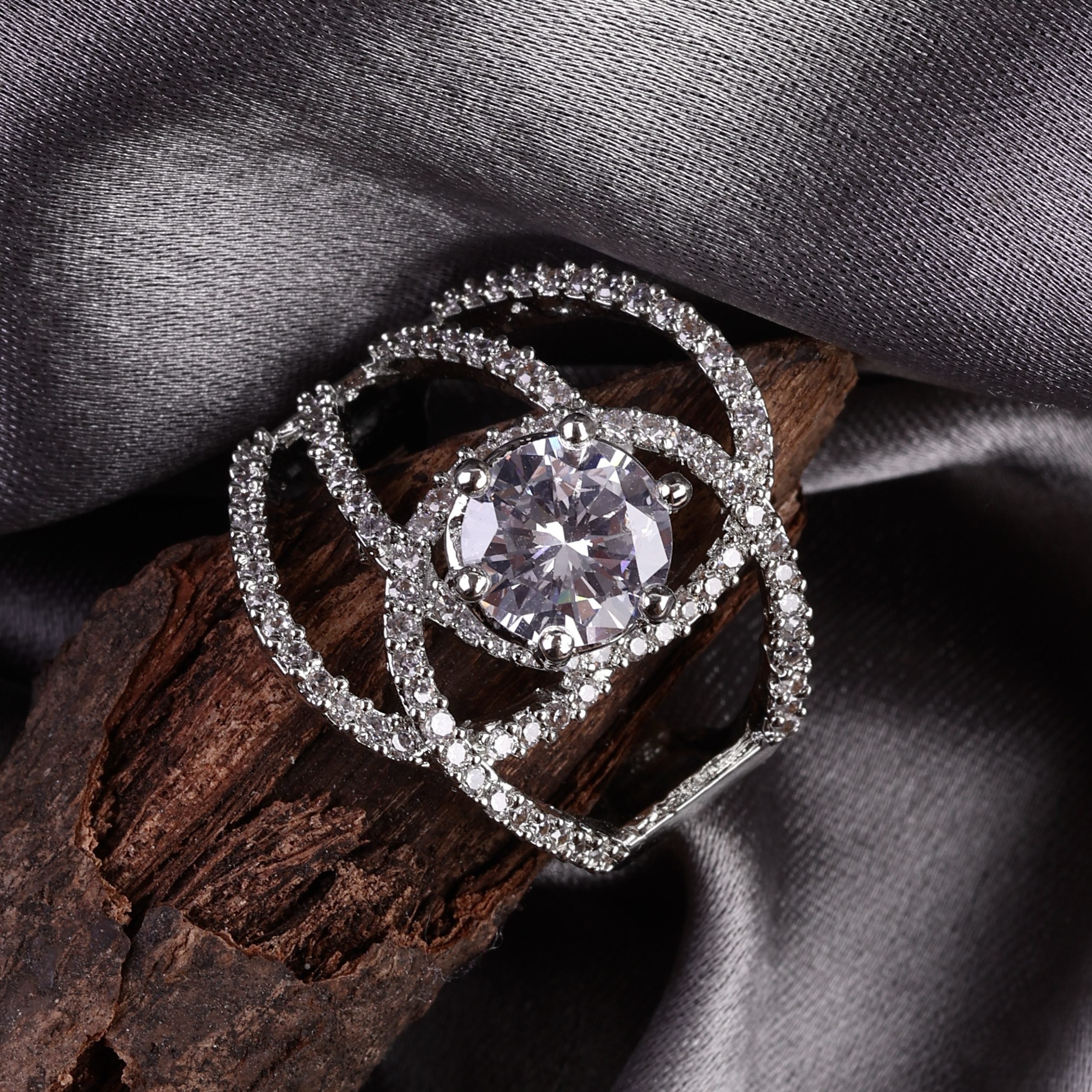 Diamond Gleam Heritage Ring