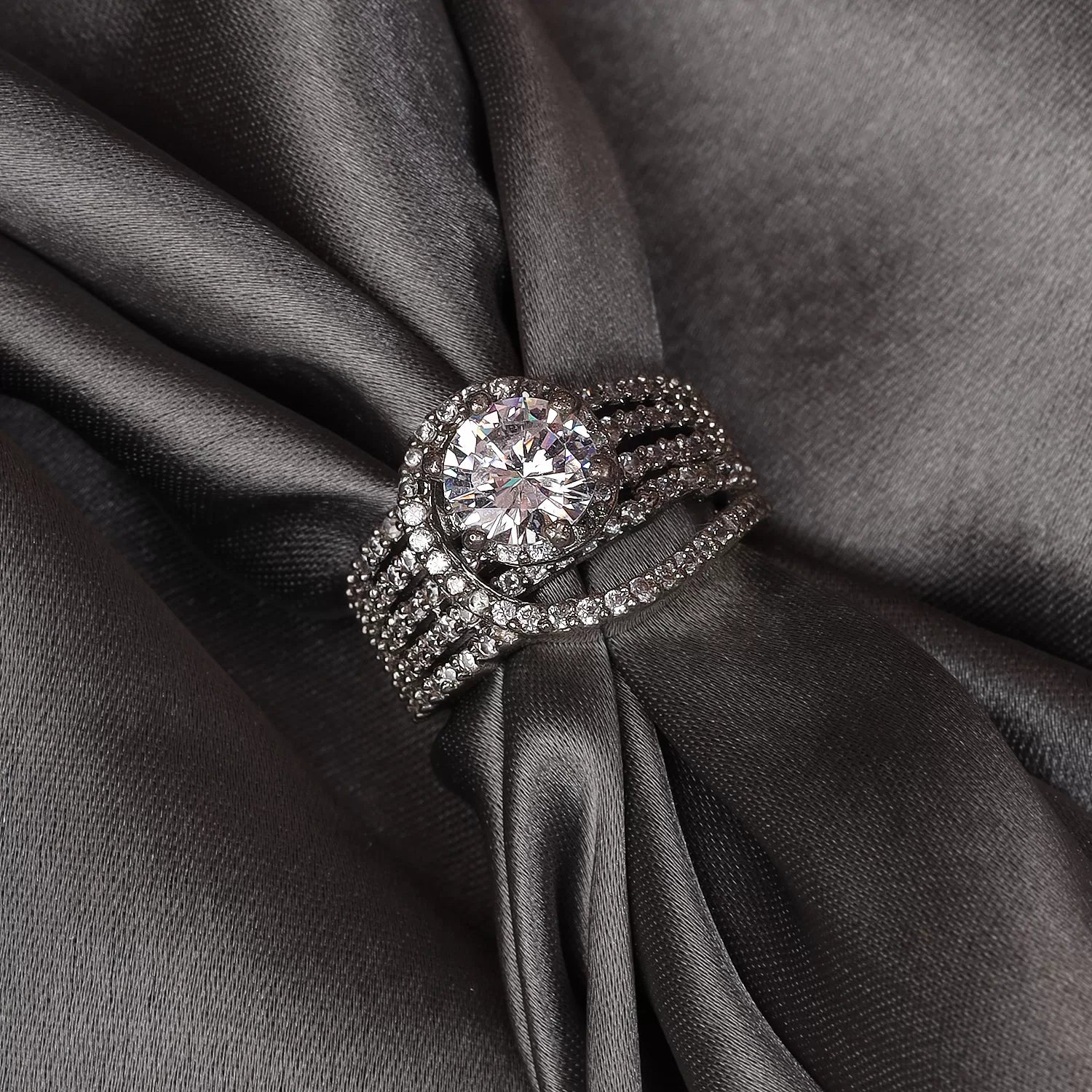 Diamond Mirage Halo Ring