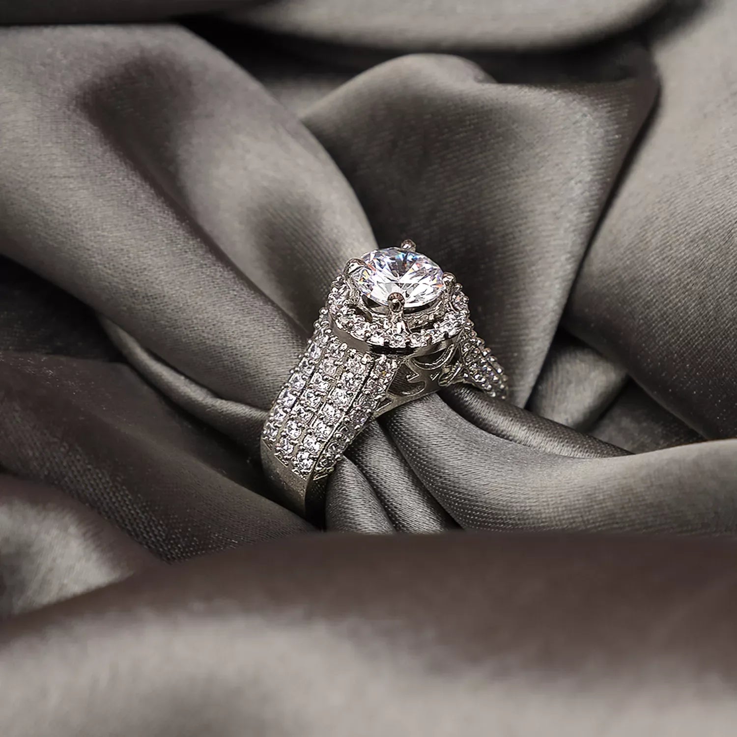 Classic Halo Radiance Ring