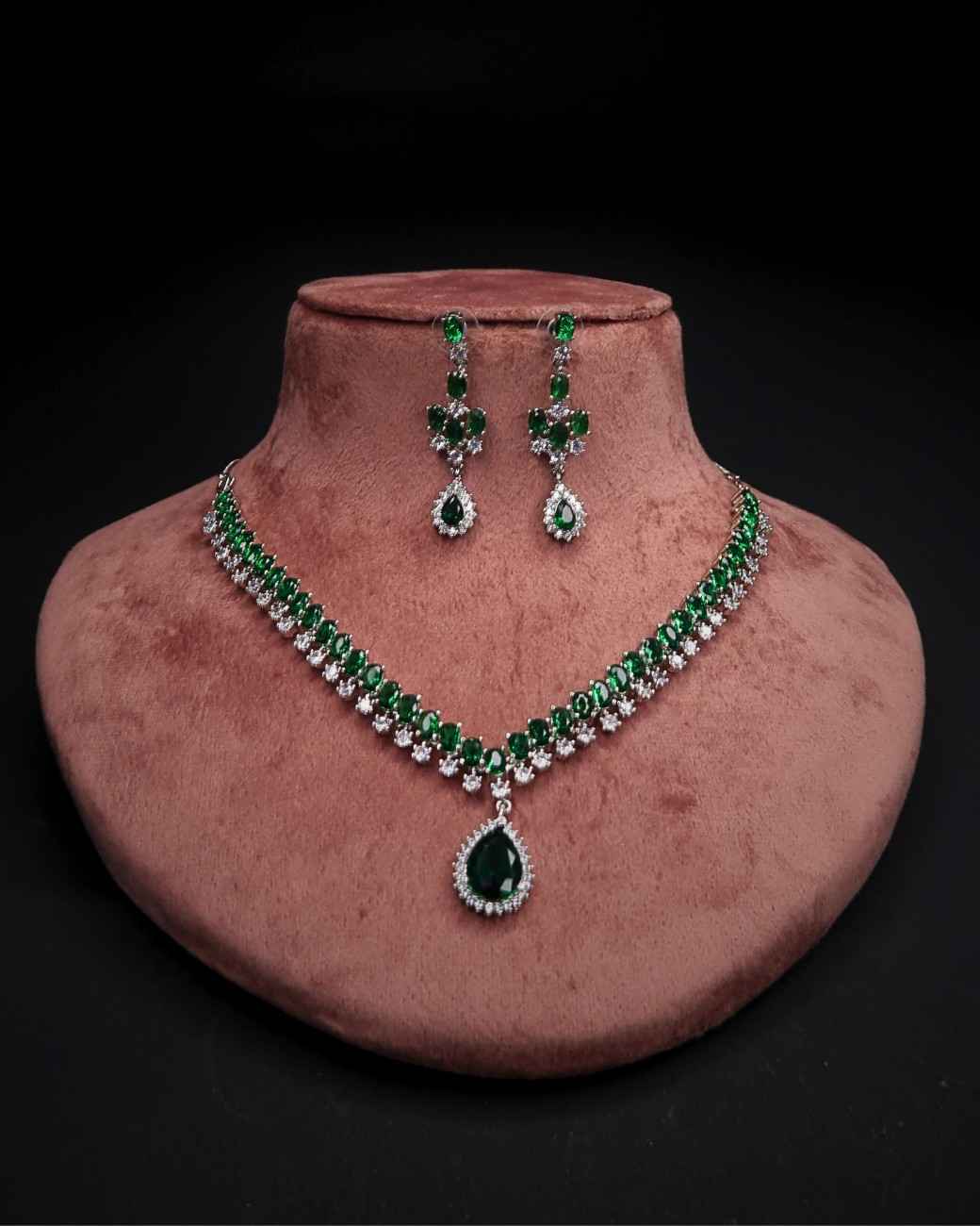 Elegant Wedding Jewelry – Necklace & Earrings