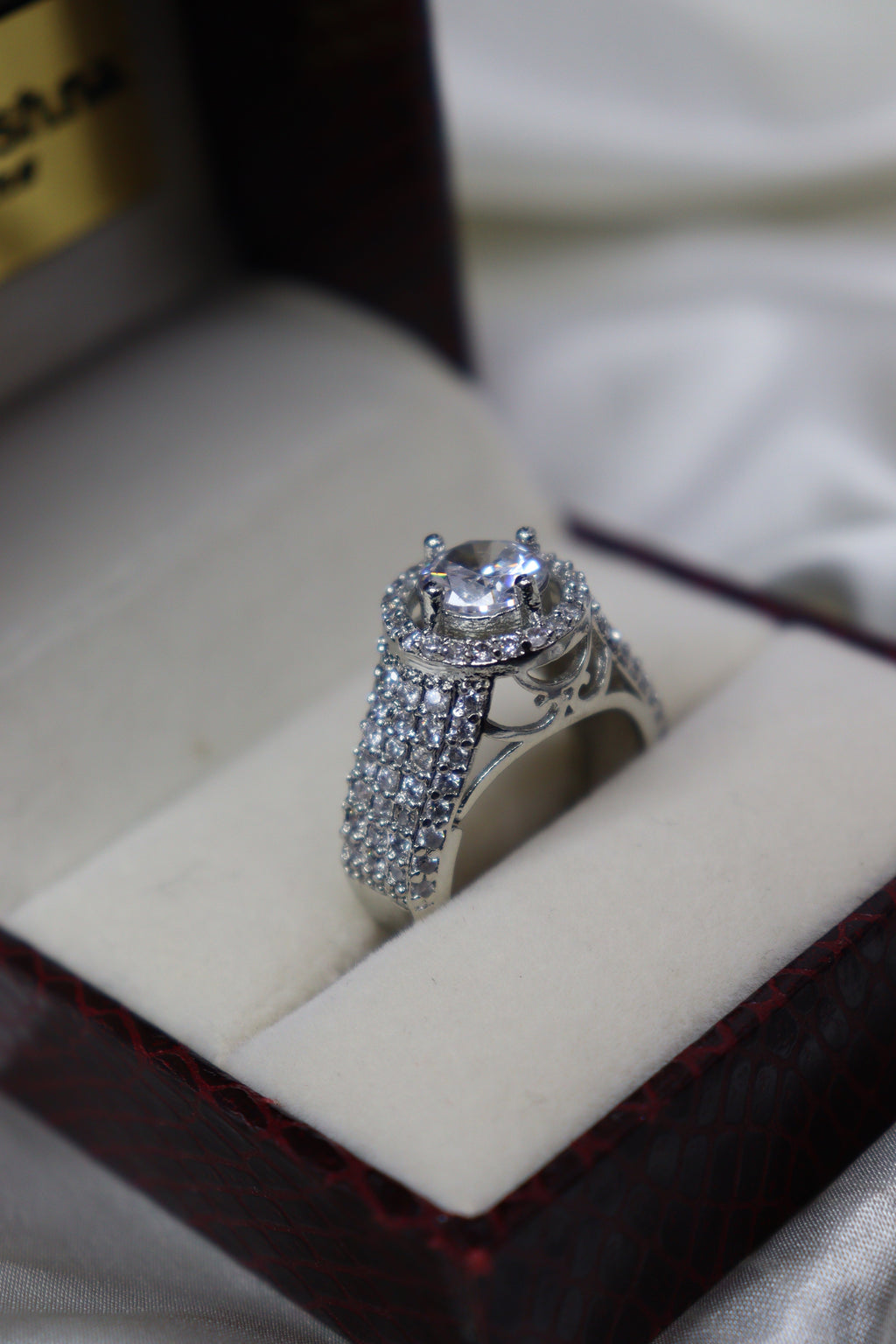 Classic Halo Radiance Ring