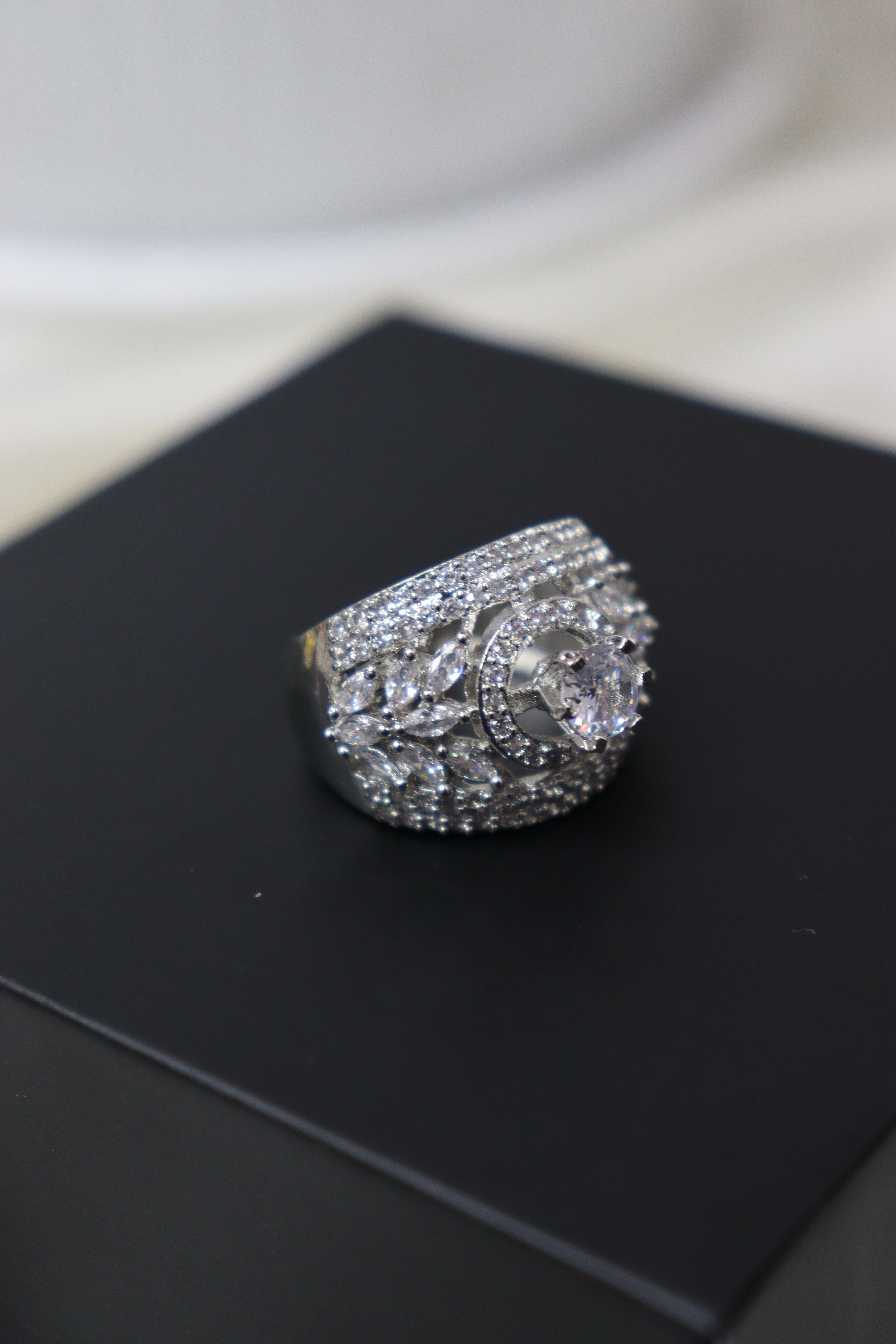 Grandeur Halo Emerald Ring