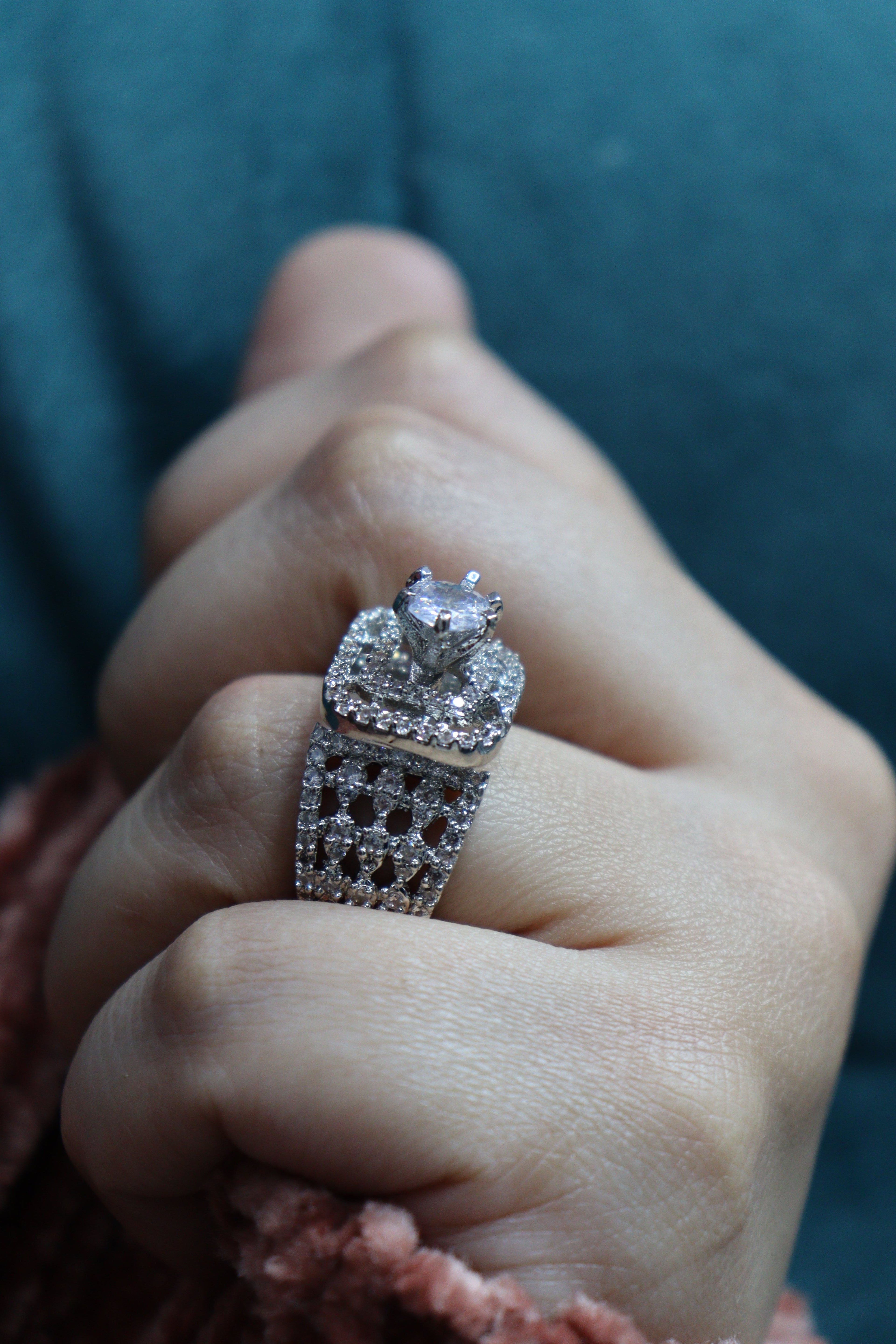 Noble Light Diamond Ring