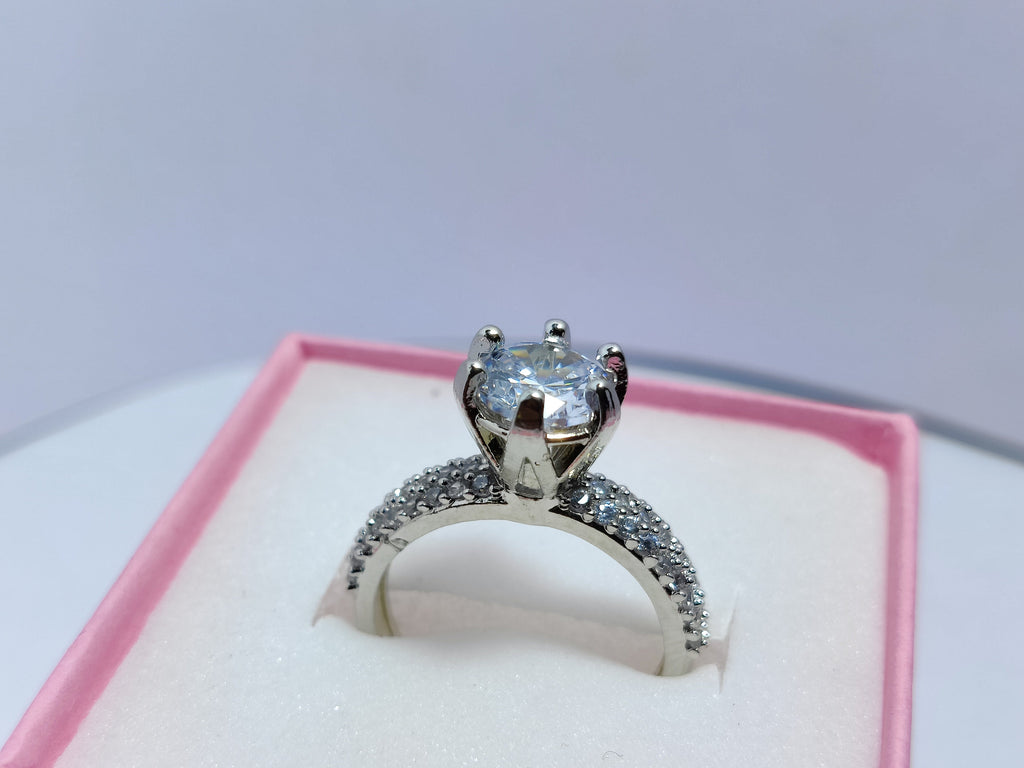 Noble Whisper Halo Ring