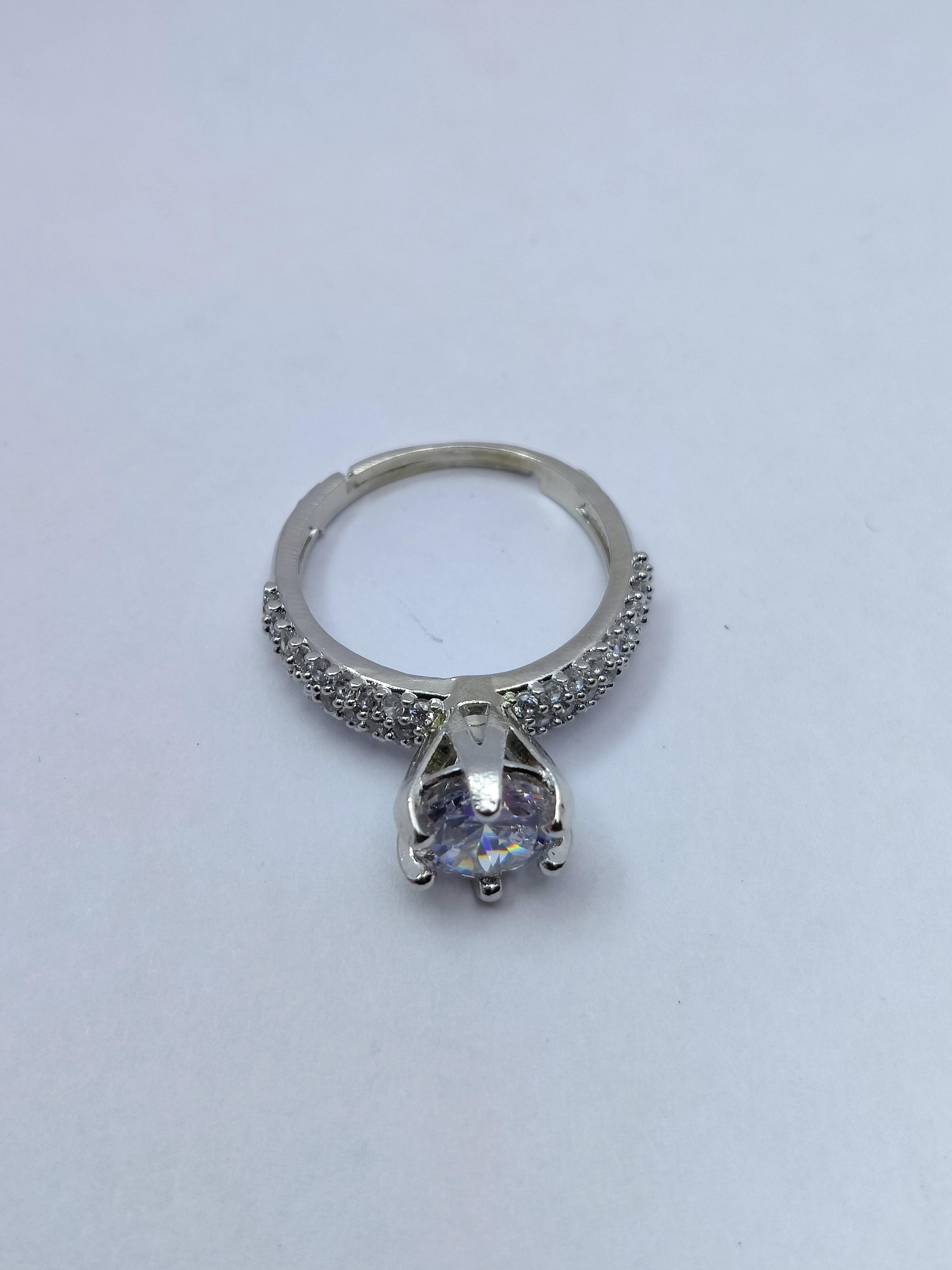 Noble Whisper Halo Ring