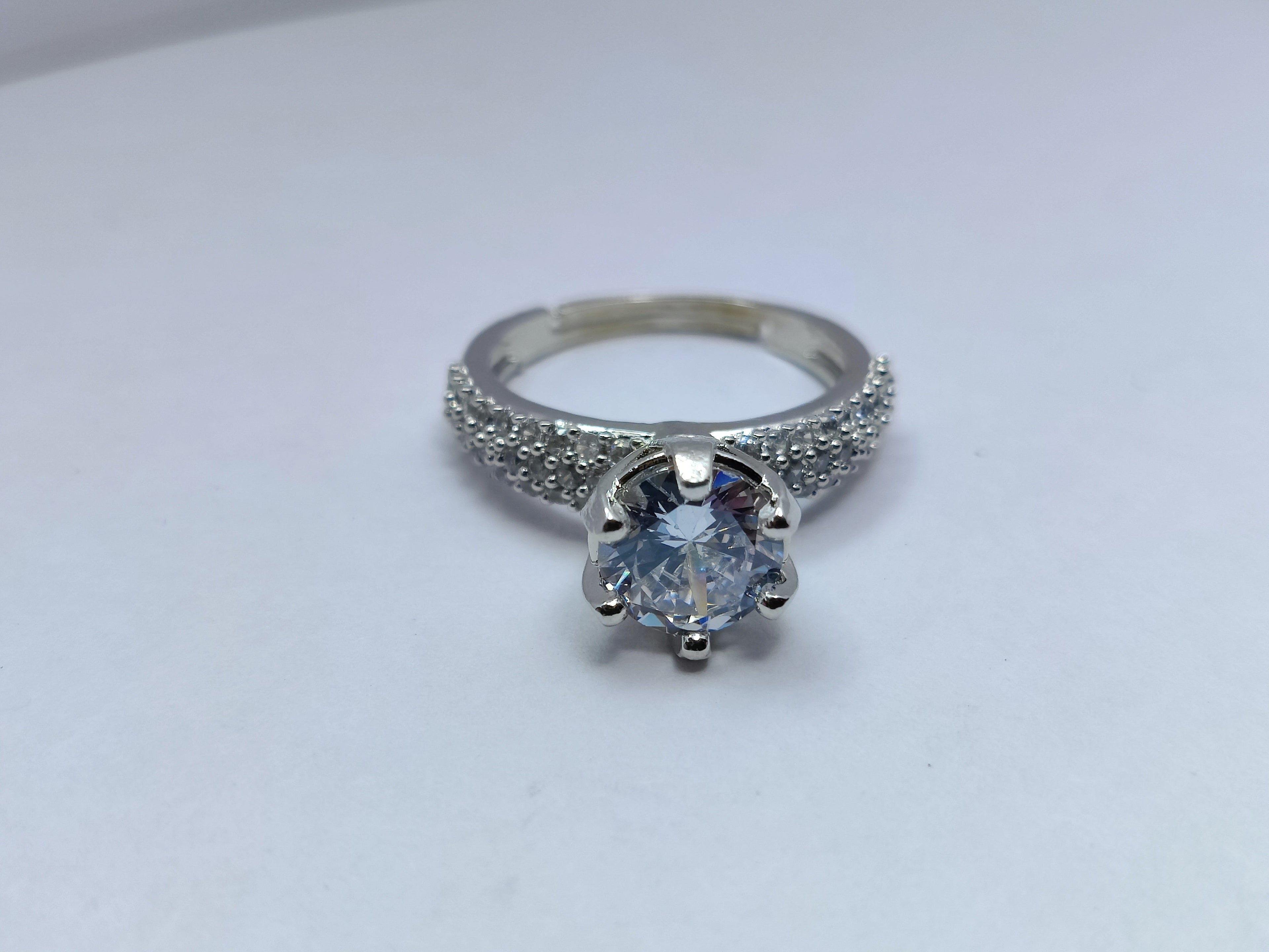 Noble Whisper Halo Ring