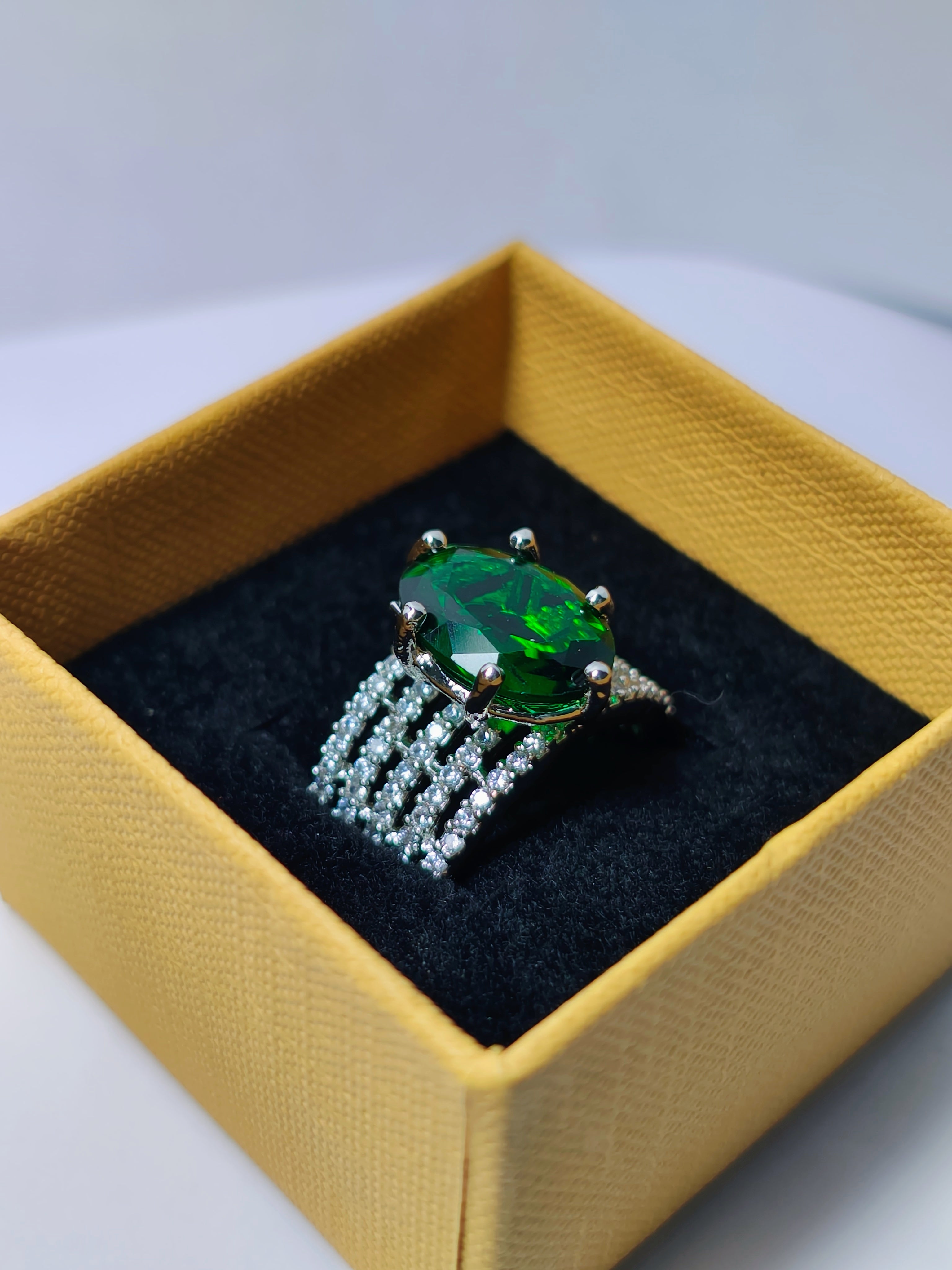 Platinum Crest Diamond Ring