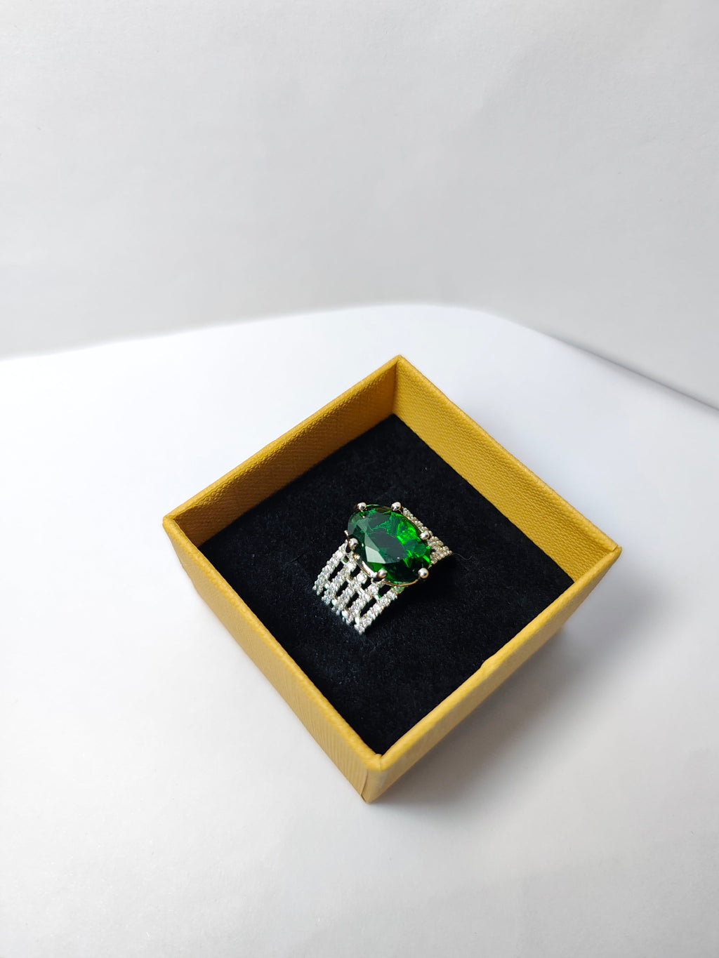 Platinum Crest Diamond Ring