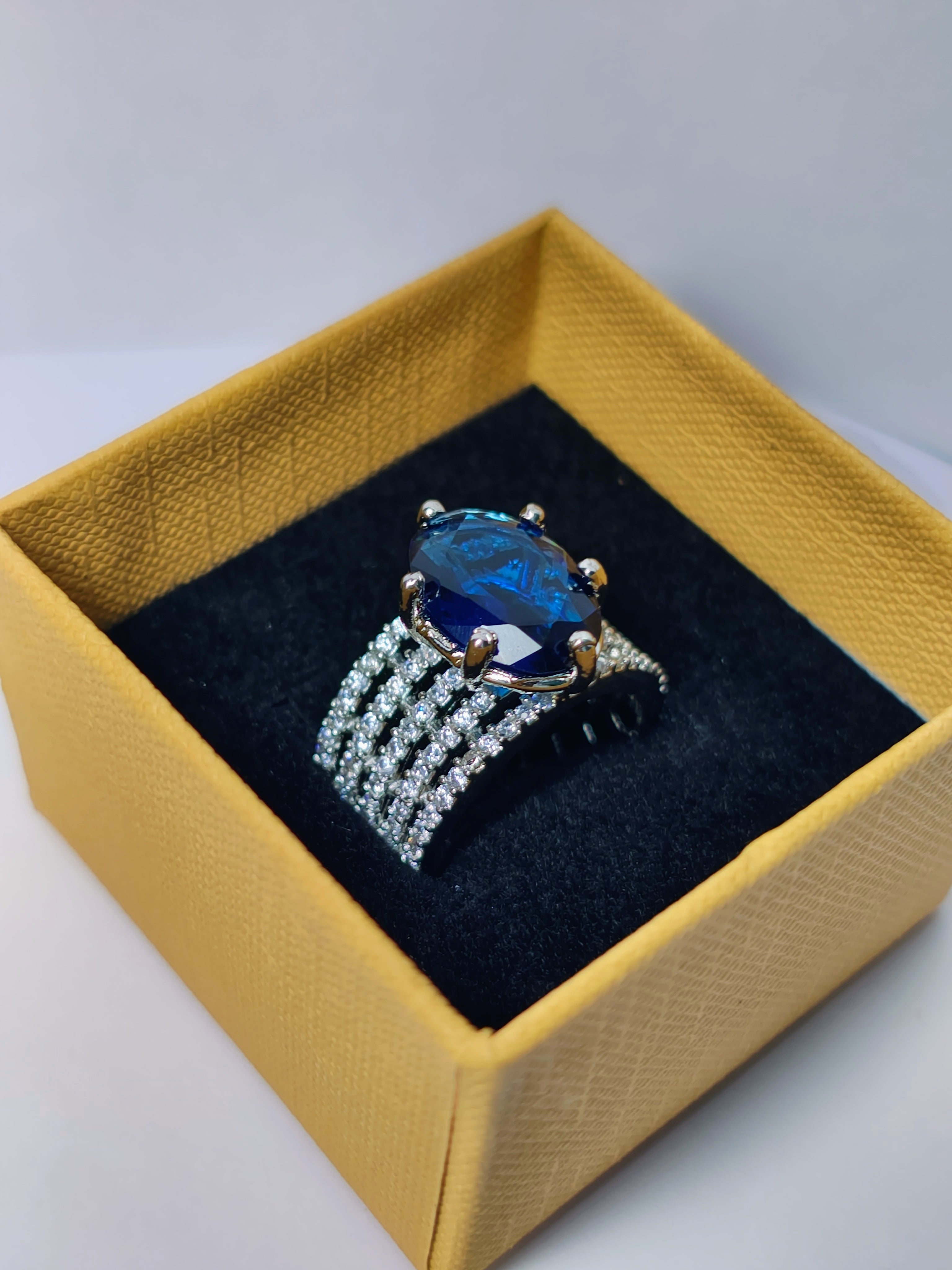 Platinum Crest Diamond Ring