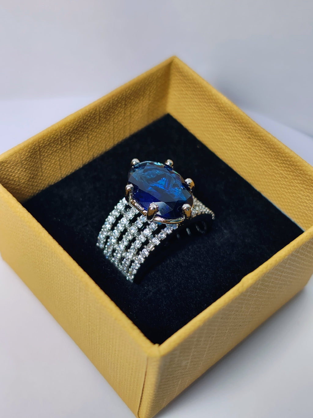 Platinum Crest Diamond Ring