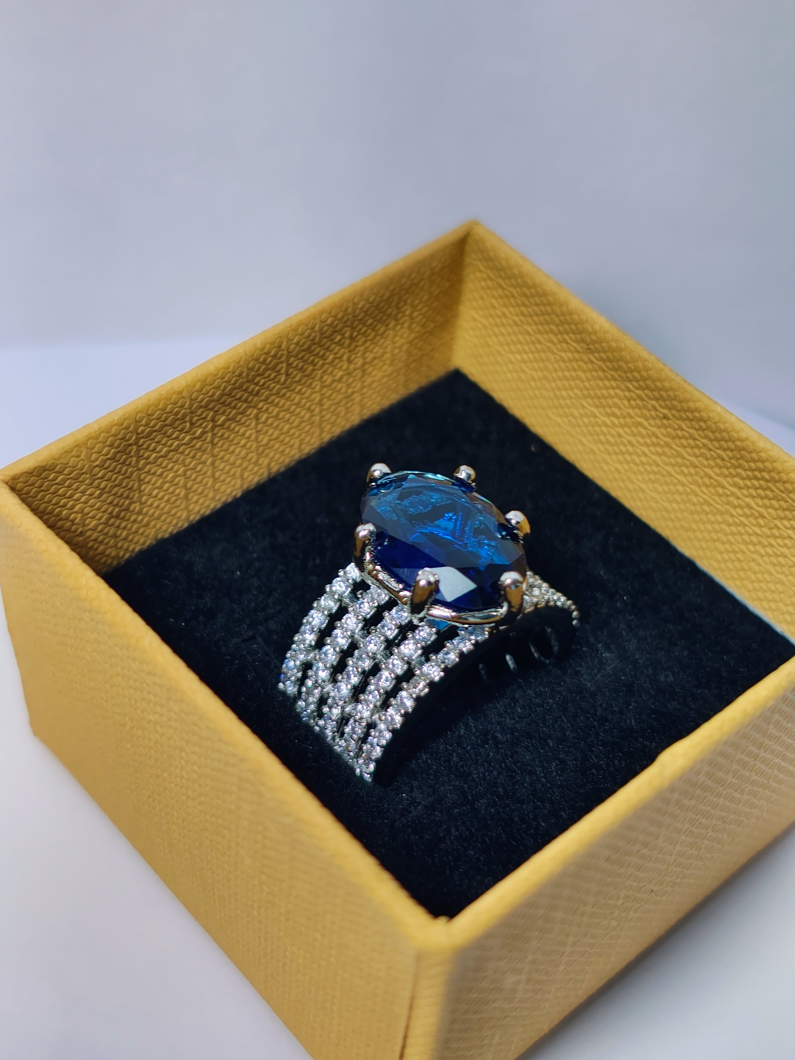 Platinum Crest Diamond Ring