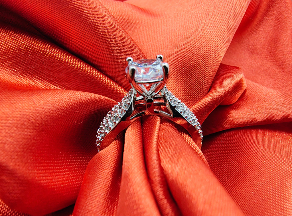 Prestige Halo Signature Ring