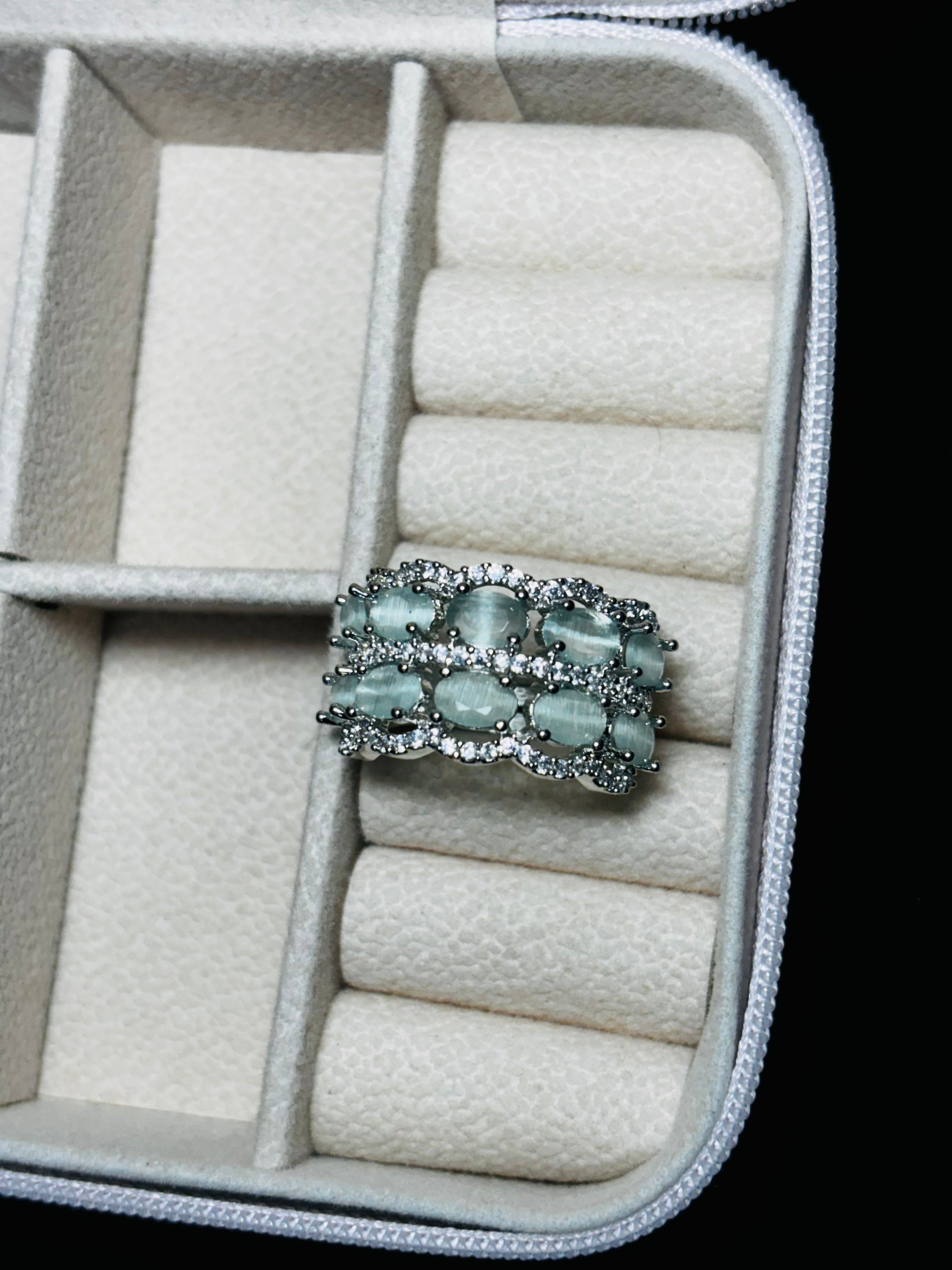 Royal Edge Diamond Ring
