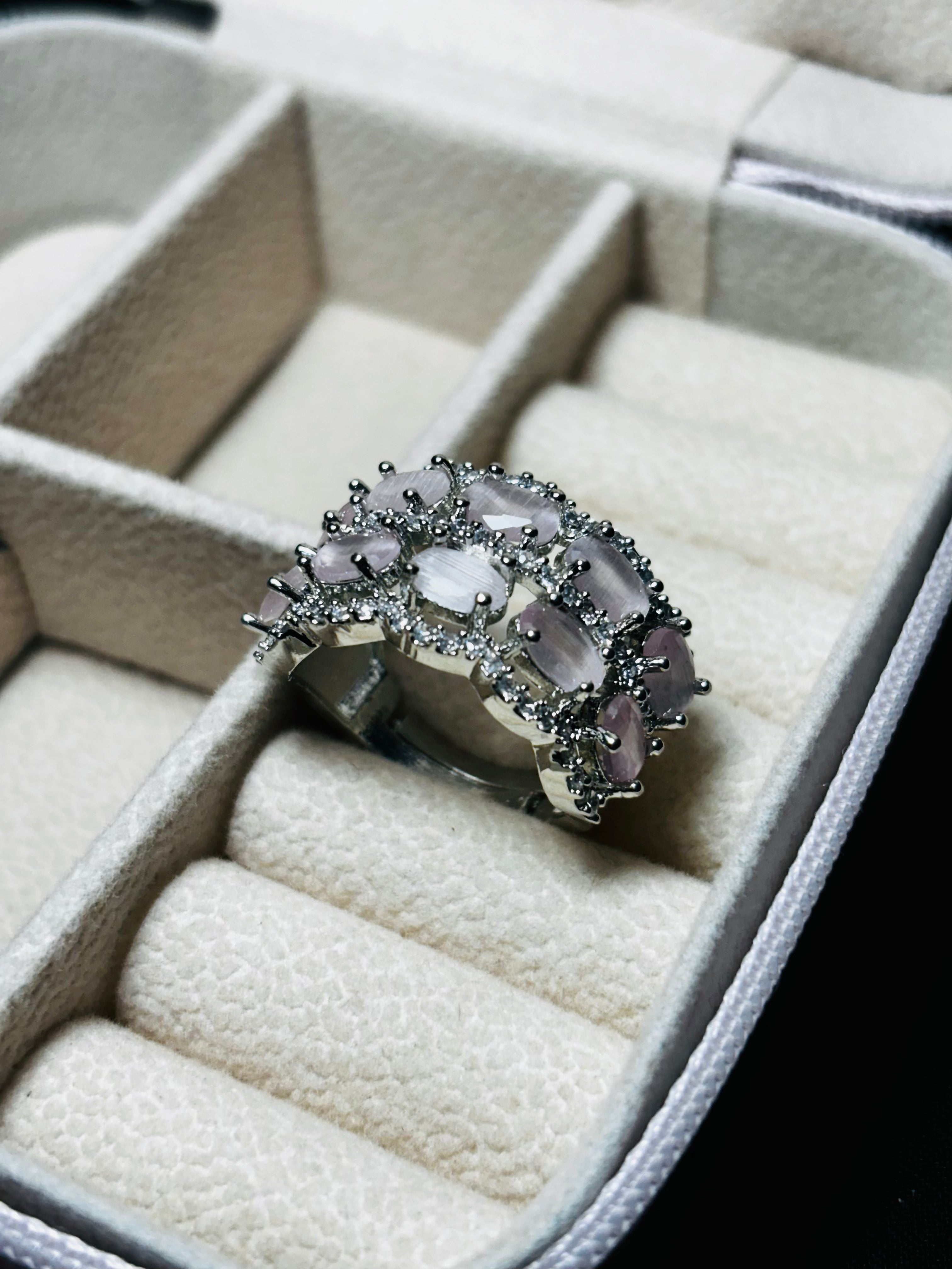 Royal Edge Diamond Ring